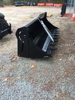 2022 Manitou Cb 4X1 900L2450