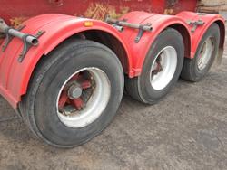 1996 Plunkett Triaxle Logging Skel B Double