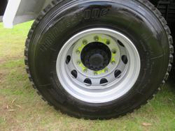 2024 UD Cw Series White