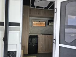 2024 McNeill 3 Horse Enclosed Gooseneck White