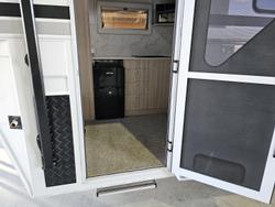 2024 McNeill 3 Horse Enclosed Gooseneck White