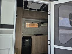 2024 McNeill 3 Horse Enclosed Gooseneck White