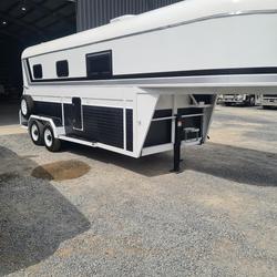 2024 McNeill 3 Horse Enclosed Gooseneck White