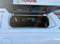2022 Toyota Hilux SR5 Glacier White