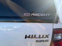 2022 Toyota Hilux SR5 Glacier White