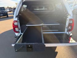 2022 Toyota Hilux SR5 Glacier White