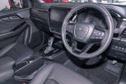 2025 Isuzu D-MAX BLADE