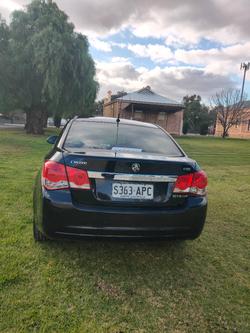 2012 Holden
                Cruze CDX