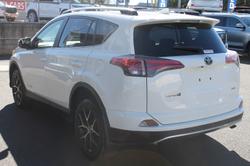 2017 Toyota
RAV4 GXL