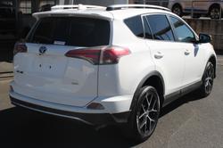 2017 Toyota
RAV4 GXL