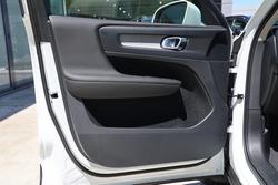 2025 Volvo XC40 Plus B4