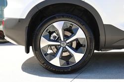 2025 Volvo XC40 Plus B4