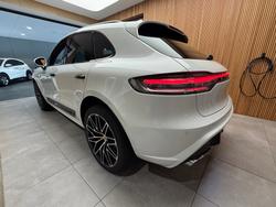 2024 PORSCHE MACAN