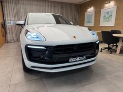 2024 PORSCHE MACAN