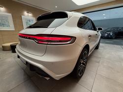 2024 PORSCHE MACAN