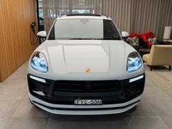 2024 PORSCHE MACAN