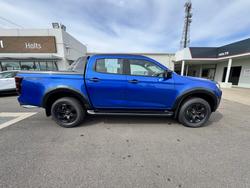 2025 ISUZU D-MAX XT