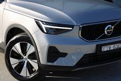 2025 Volvo XC40 Plus B4
