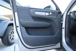 2025 Volvo XC40 Plus B4