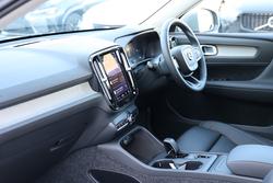 2025 Volvo XC40 Plus B4