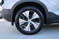 2025 Volvo XC40 Plus B4