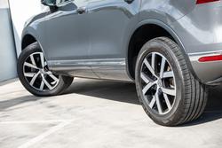 2017 Volkswagen Touareg Monochrome