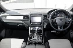2017 Volkswagen Touareg Monochrome