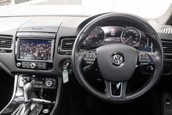 2017 Volkswagen Touareg Monochrome