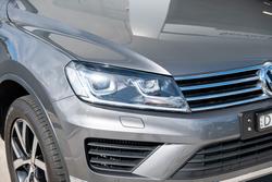 2017 Volkswagen Touareg Monochrome