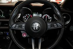 2019 Alfa Romeo
Stelvio Quadrifoglio