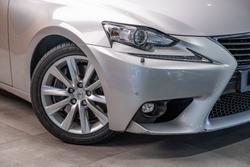 2016 Lexus IS200T Luxury 2.0L Turbo Automatic Sedan