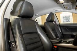 2016 Lexus IS200T Luxury 2.0L Turbo Automatic Sedan