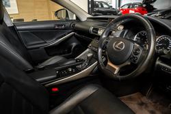 2016 Lexus IS200T Luxury 2.0L Turbo Automatic Sedan