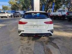 2022 KIA CERATO 2022 KIA CERATO S SAFETY PACK 6 SP AUTOMATIC 5D HATCHBACK 4CYL  White