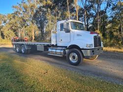 2004 Kenworth T350 With  Moffett M5