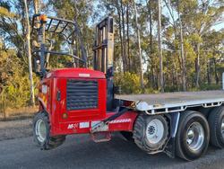 2004 Kenworth T350 With  Moffett M5