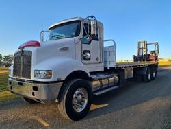 2004 Kenworth T350 With  Moffett M5
