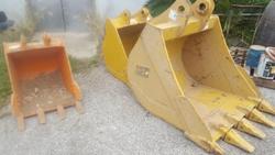 0 Assorted New and Used Buckets, Grabs, Quick Hitches, Demolition Attachments, Log Grab, Etc.