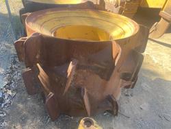 0 Caterpillar 826C, G Or H Or 825C, G Or H Garbage Chopper Feet Yellow