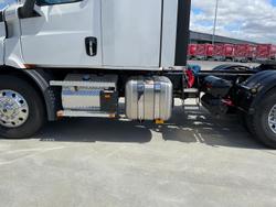 2025 Freightliner Cascadia 116 Tipper White