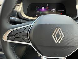 2025 Renault Trafic MY25 LWB Premium