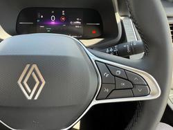 2025 Renault Trafic MY25 LWB Premium