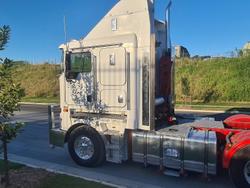 2012 Kenworth K200 Series White