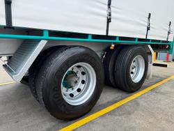 2008 Krueger St2 18 Pallet Sd Curtain Sider