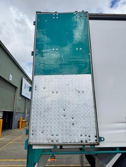 2008 Krueger St2 18 Pallet Sd Curtain Sider