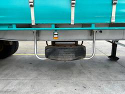 2008 Krueger St2 18 Pallet Sd Curtain Sider