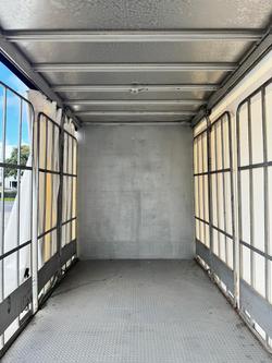 2008 Krueger St2 18 Pallet Sd Curtain Sider