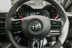 2025 Alfa Romeo
Junior