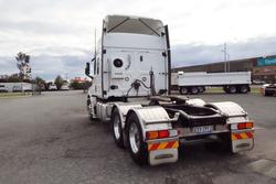 2022 FREIGHTLIN CASCADIA Aut CASCAD WHITE