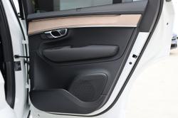 2026 Volvo XC90 Plus T8 Plug-In Hybrid Dark